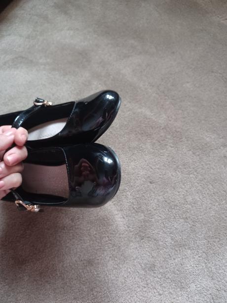 Elegantné topánky, 31