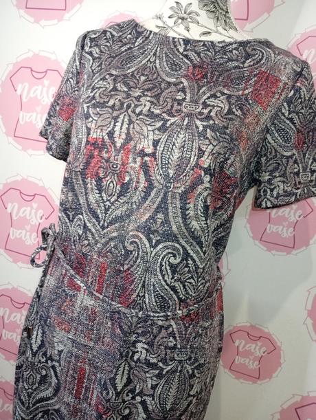 Krásne šaty s viazaním, 40