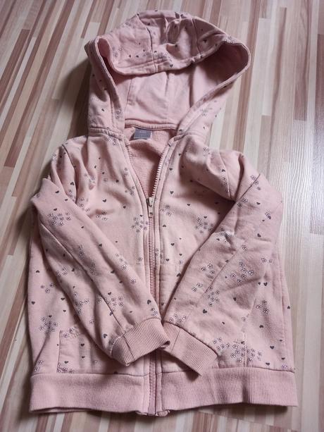 Dievcenske mikiny, 116