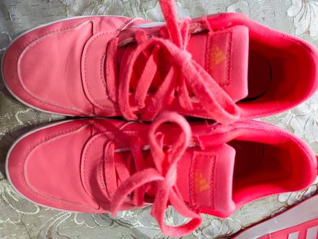 Dvoje tenisky, top stav, adidas,37