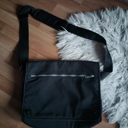 Taška na notebook čierna,