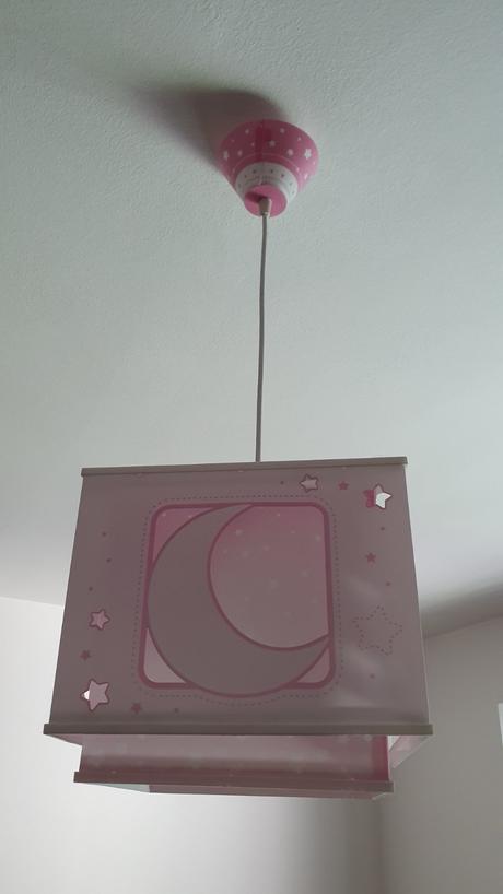 Stropné svietidlo s fosforeskujúcim efektom, 