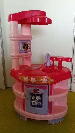 Barbie kuchynka s príslušenstvom,