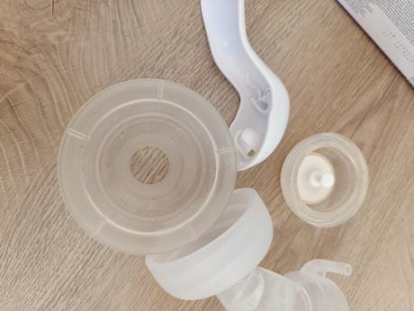 Avent manuálna odsávačka mlieka,