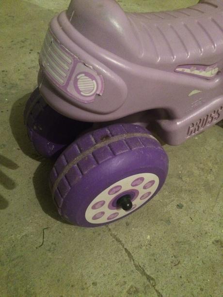 Motorka odrážadlo fialové,