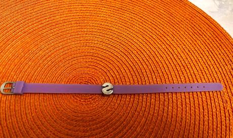 Plastový náramok s monogramom s, 