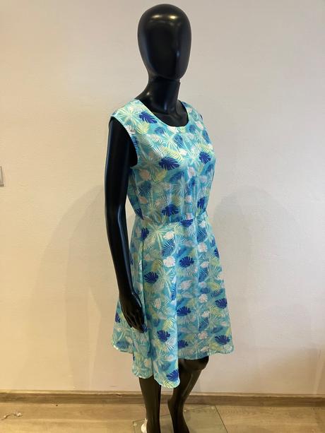 Dámske šaty vzorované letné (m), m