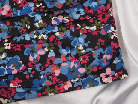 Kvalitná letná sukňa stradivarius, stradivarius,s