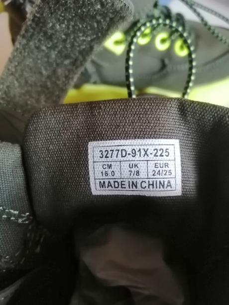 Tenisky, reserved,24