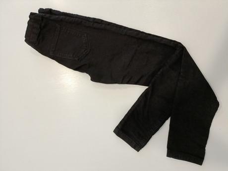 Čierne slim rifle s nastaviteľným pásom, c&a,134