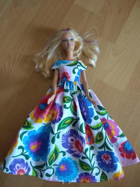 Šaty pre barbie, 
