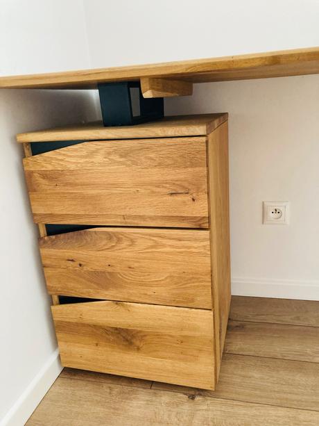 Písací stolík linea natura z xxx lutz,