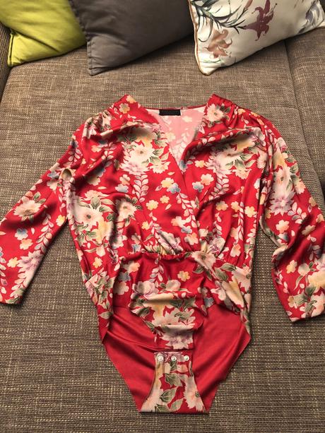 Zara červené kvietkové body, veľkosť s/m, zara,s