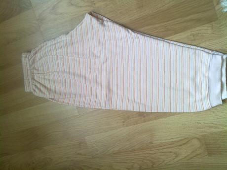 Pyžamko so žirafami, 98