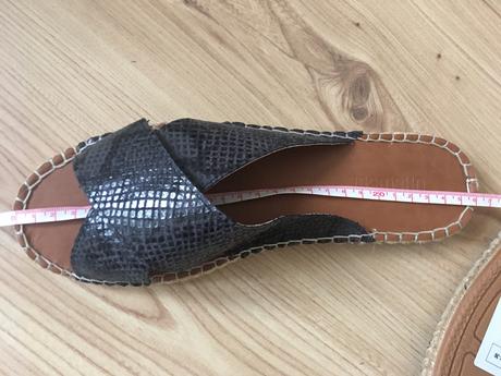 Šľapky s hadím vzorom, 39