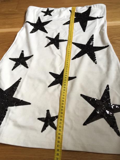 Minišaty s flitrovými hviezdami, l