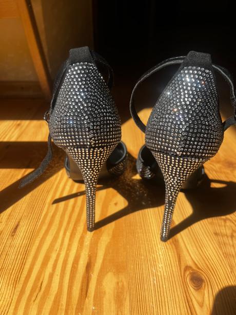 Kamienkové lodičky, 40