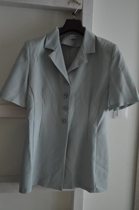 Sako s krátkym rukávom, 42