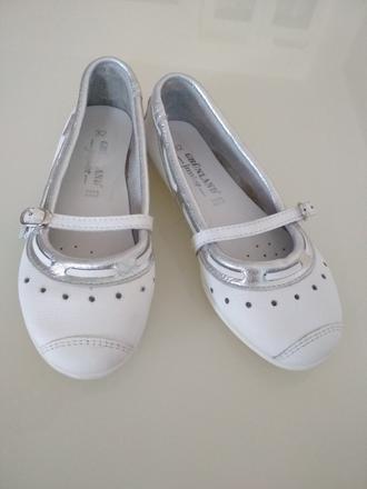 Dievčenské baleríny, 32