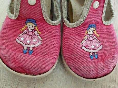 Papucky, kornecki,23
