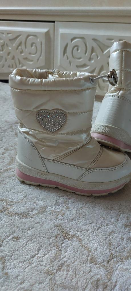 Krásne perletove zimné snehulky, 26