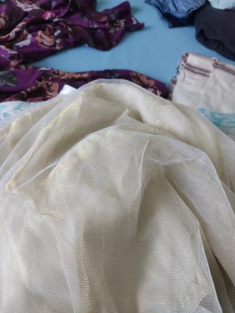 Tylova krémová sukňa so zlatými odleskami, bonprix,46