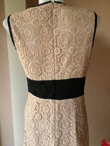 Krásne krajkové šaty lawrence grey/666, s