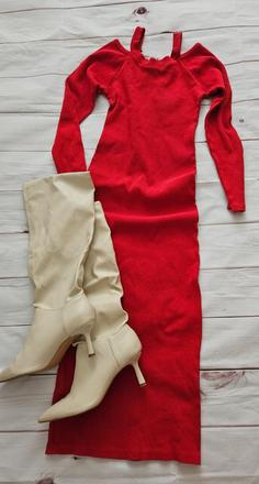 Pekné červené šaty, s