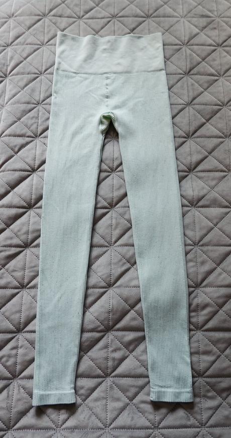 Zelenkavé legíny stradivarius, stradivarius,xs