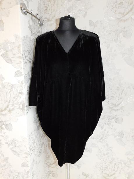 Trendy zamatove šaty, 38