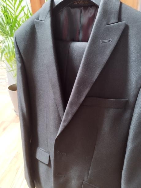 Predám oblek čiernej farby, 176