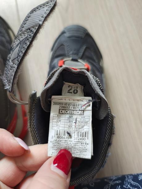 Turistické topanky, 28