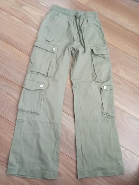 Nohavice s bočnými vreckami, 152