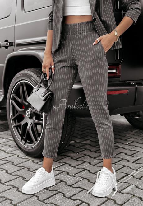 Športovo-elegantný kostým, s