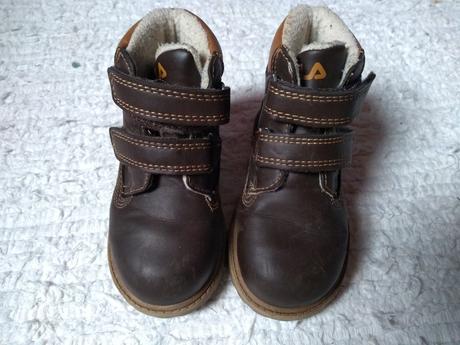 Kozene zateplene topanky zn. fila vyborny stav, 21