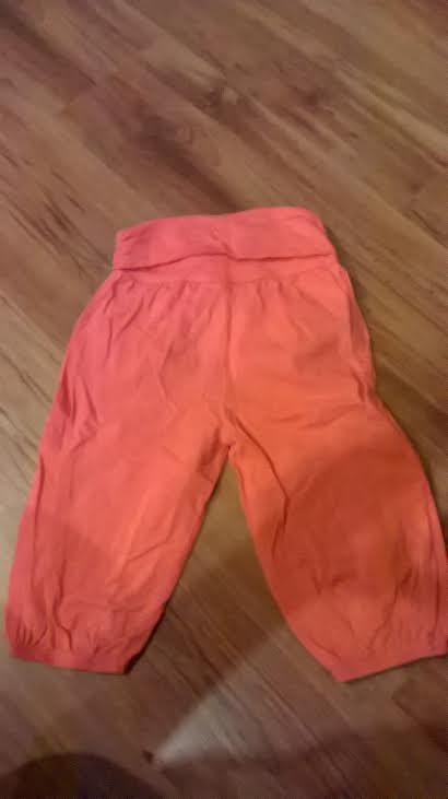 Trojstvrtove siroke letne nohavice, tesco,92