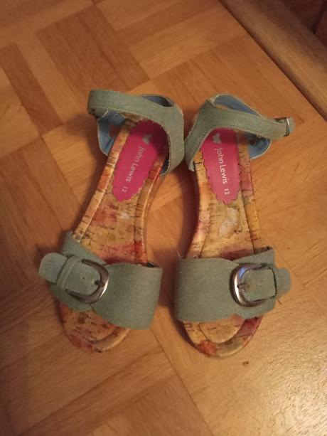 John lewis sandálky, 20