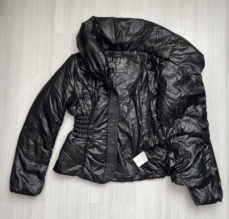 Guess bunda, guess,s