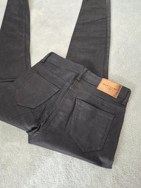 Čierne elastické nohavice guess, guess,m