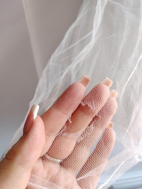 Biele príležitostne šaty, 128