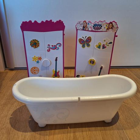 Barbie nabytok a kone, 