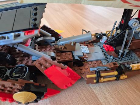 Lego 9446 destiny's bounty,