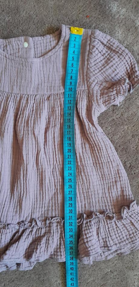 Mušelínové šaty, 80