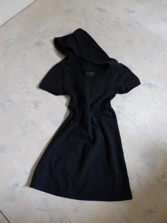 Teplákové šaty s kapucňou, 158