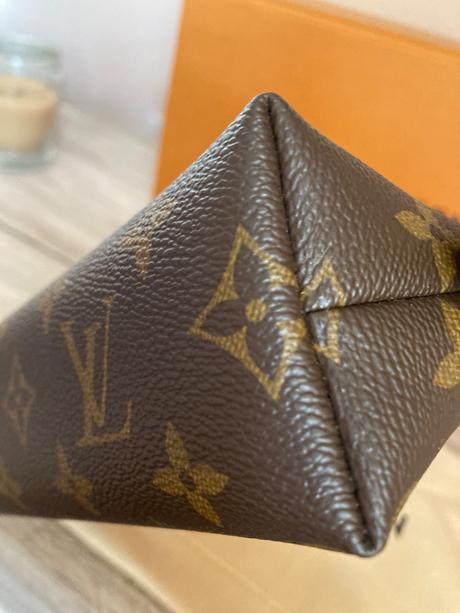 Kozmetická taška louis vuitton,