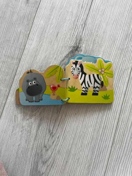 Hape baby knižka divočina, 