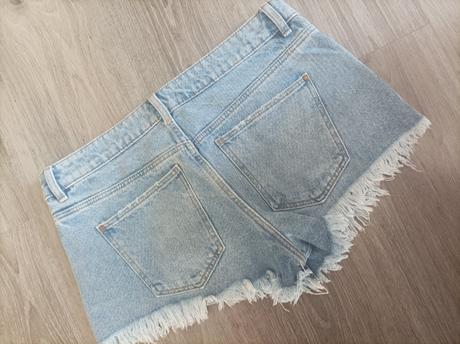 Šortky, sinsay,36