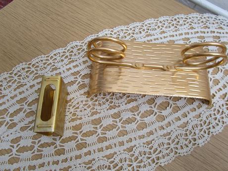 2040. 2 darčekové predmety,