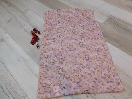 Šatka ružové kvety, 