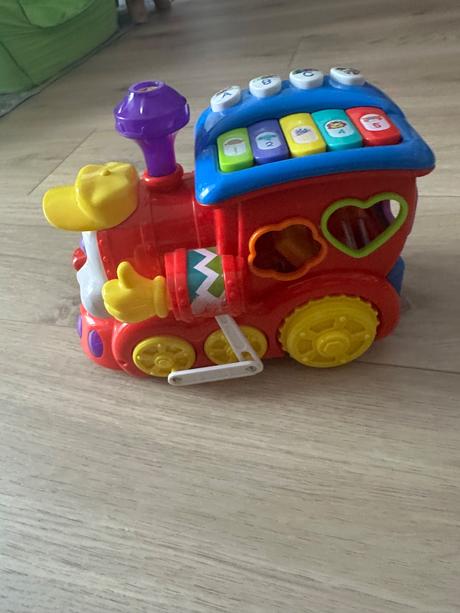 Vláčik vydávajúci zvuky,